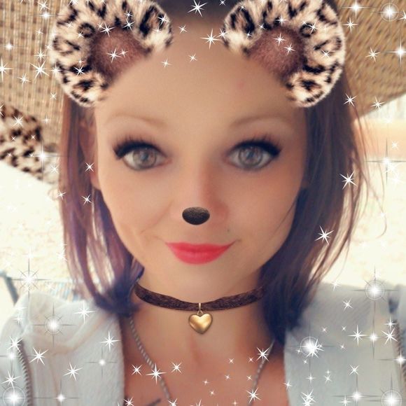 Meet your Posher, Christy - Picture 1 of 1